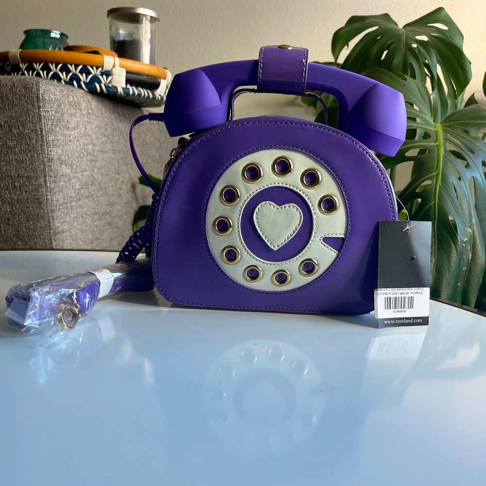 Crossbody rotary phone purse w/working aux cord